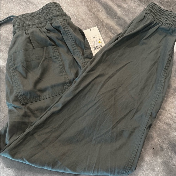 A New Day joggers in size xs. - Picture 2 of 3